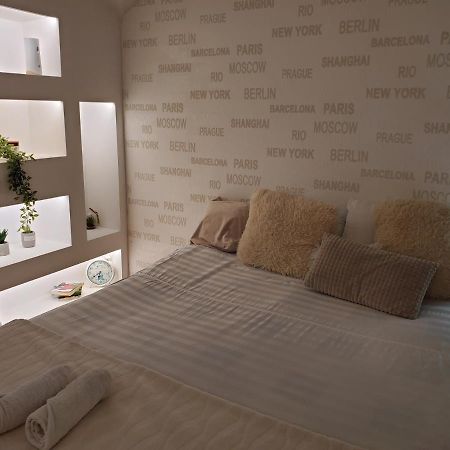 Sleep And Drive White Apartment Sarajevo Bagian luar foto