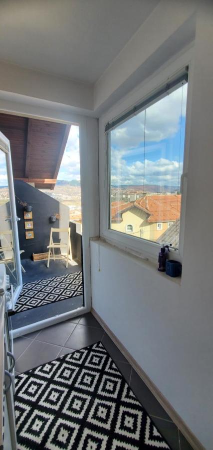 Sleep And Drive White Apartment Sarajevo Bagian luar foto