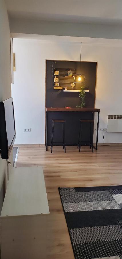 Sleep And Drive White Apartment Sarajevo Ruang foto