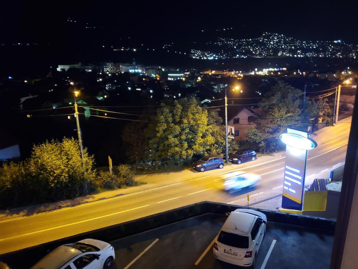 Sleep And Drive White Apartment Sarajevo Bagian luar foto