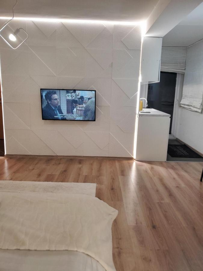 Sleep And Drive White Apartment Sarajevo Bagian luar foto