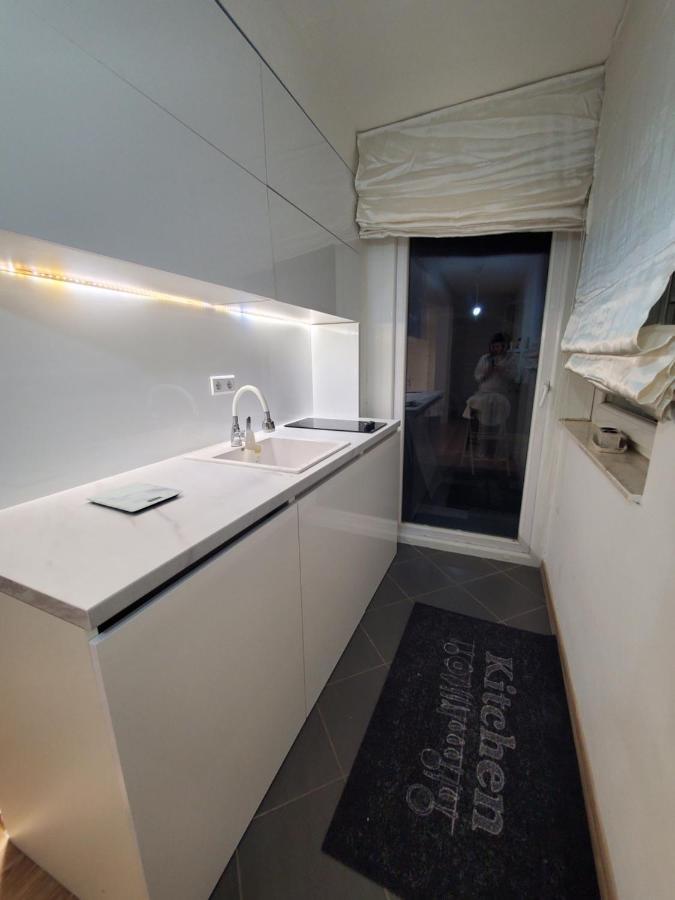 Sleep And Drive White Apartment Sarajevo Bagian luar foto
