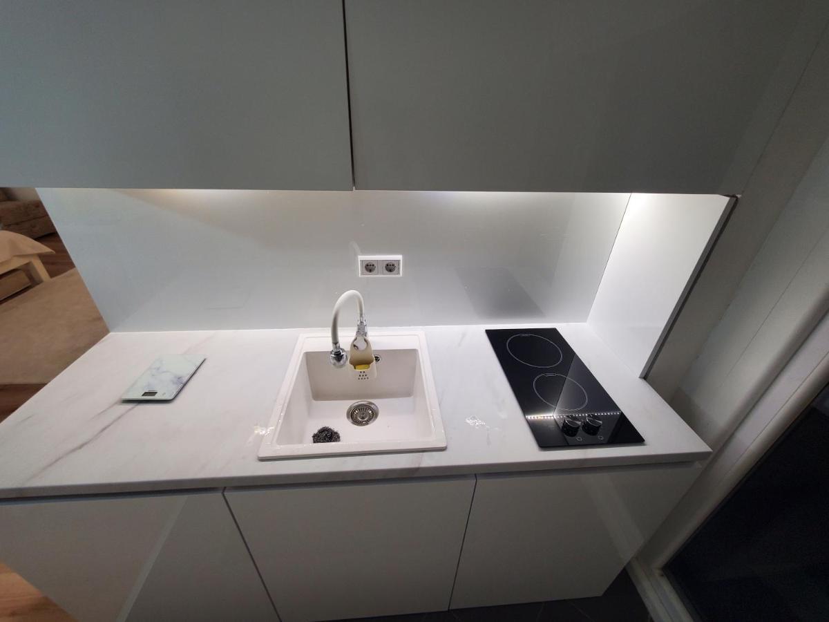 Sleep And Drive White Apartment Sarajevo Bagian luar foto