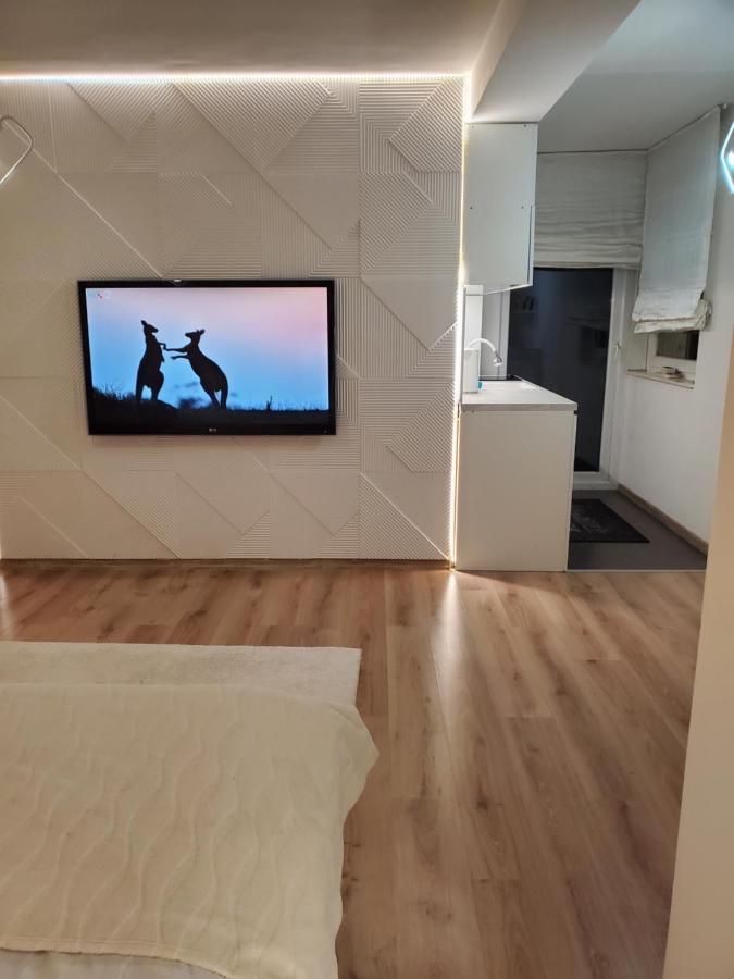 Sleep And Drive White Apartment Sarajevo Bagian luar foto