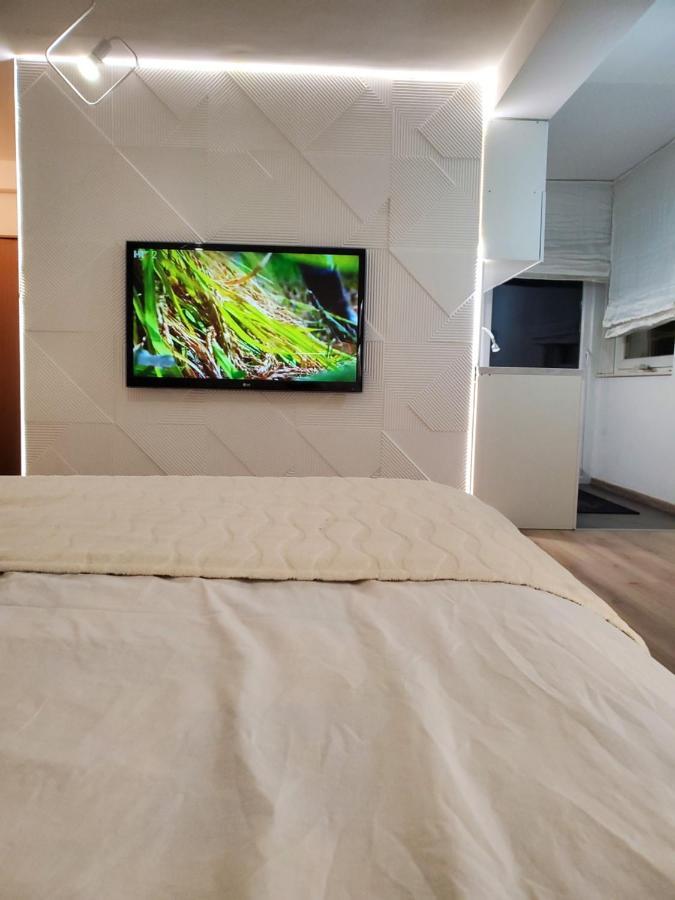 Sleep And Drive White Apartment Sarajevo Bagian luar foto